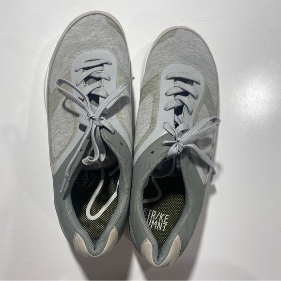 STR/KE MVMNT Two Tone Gray Interval Lightweight Thermal Support Trainer NWOT 12 - Picture 5 of 15